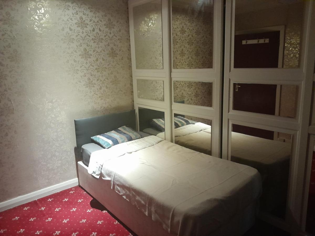 Lovely 1-Bed Studio In London Apartamento Exterior foto