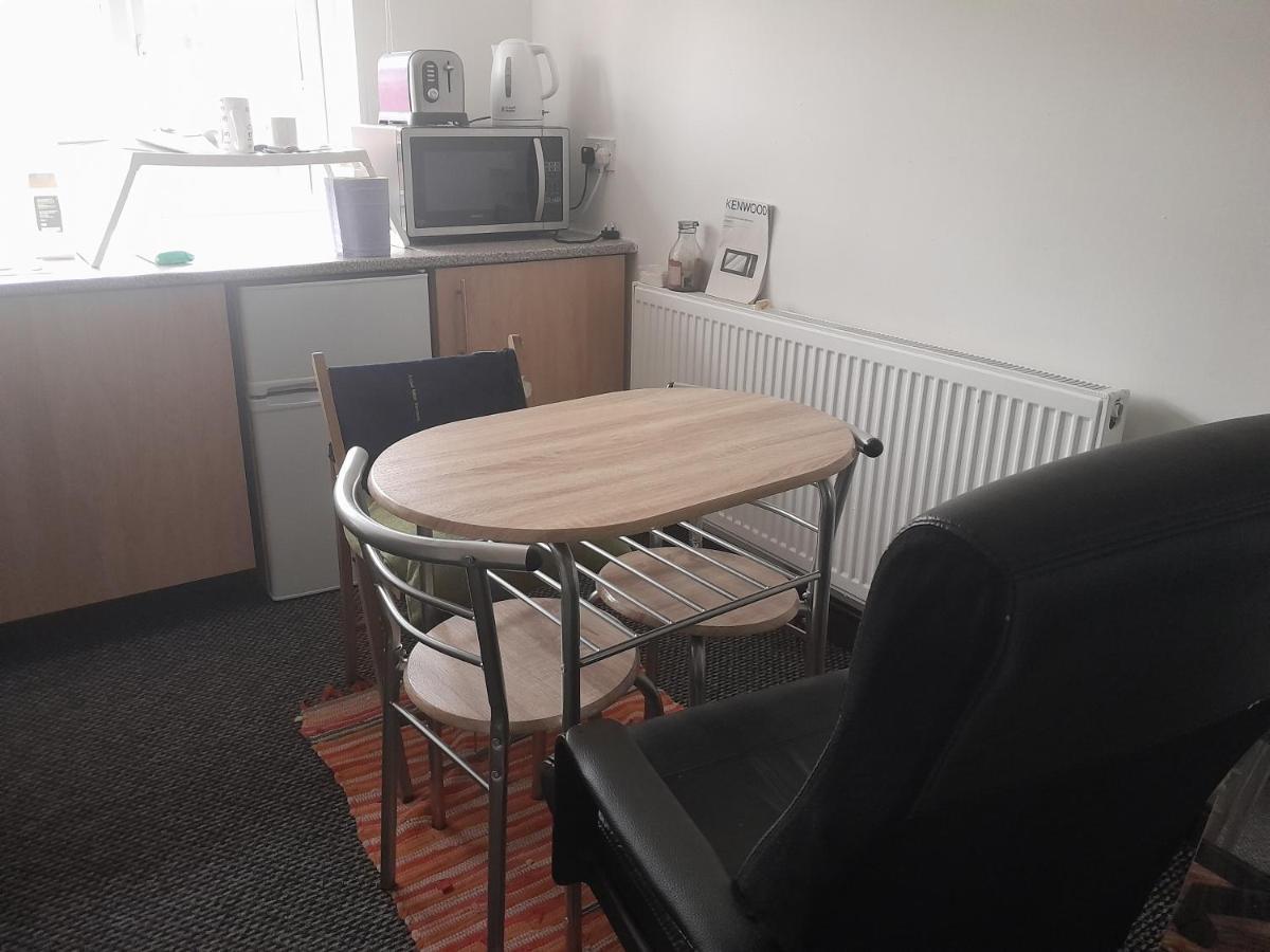 Lovely 1-Bed Studio In London Apartamento Exterior foto