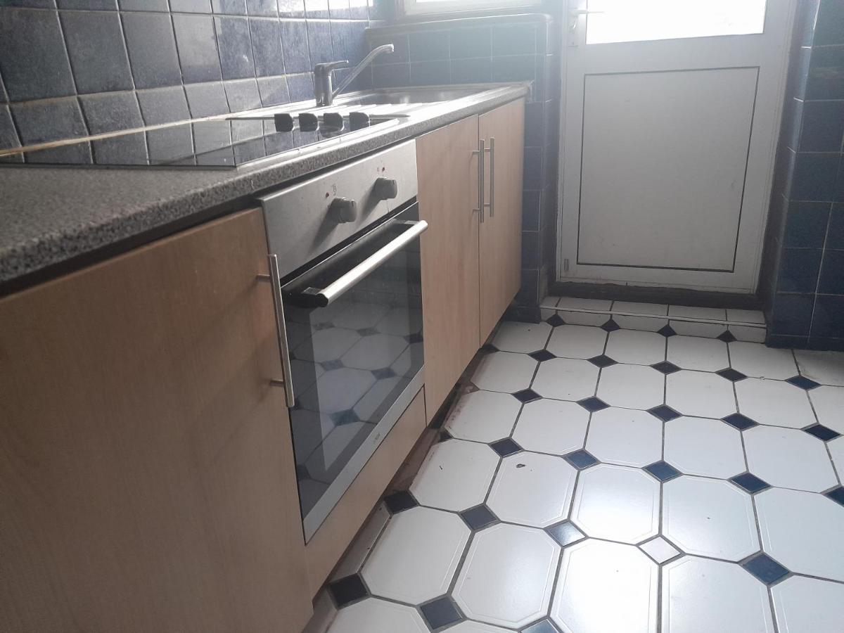 Lovely 1-Bed Studio In London Apartamento Exterior foto