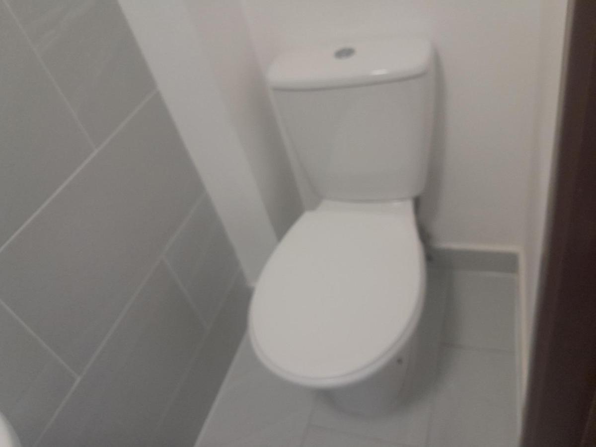 Lovely 1-Bed Studio In London Apartamento Exterior foto